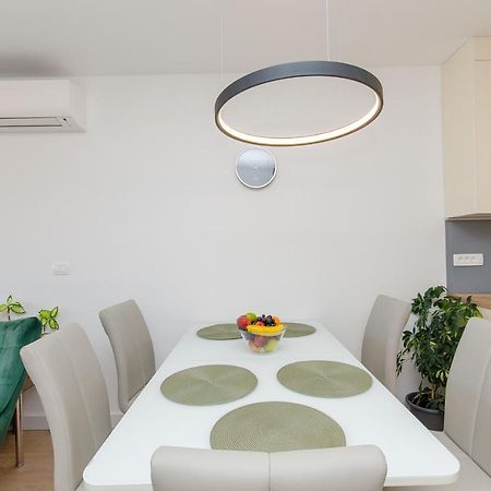 Modern Living Apartment Airy Split Bagian luar foto