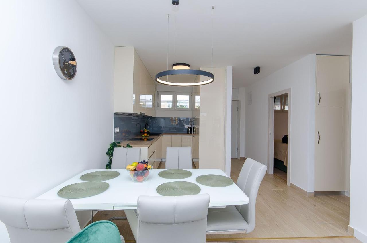 Modern Living Apartment Airy Split Bagian luar foto