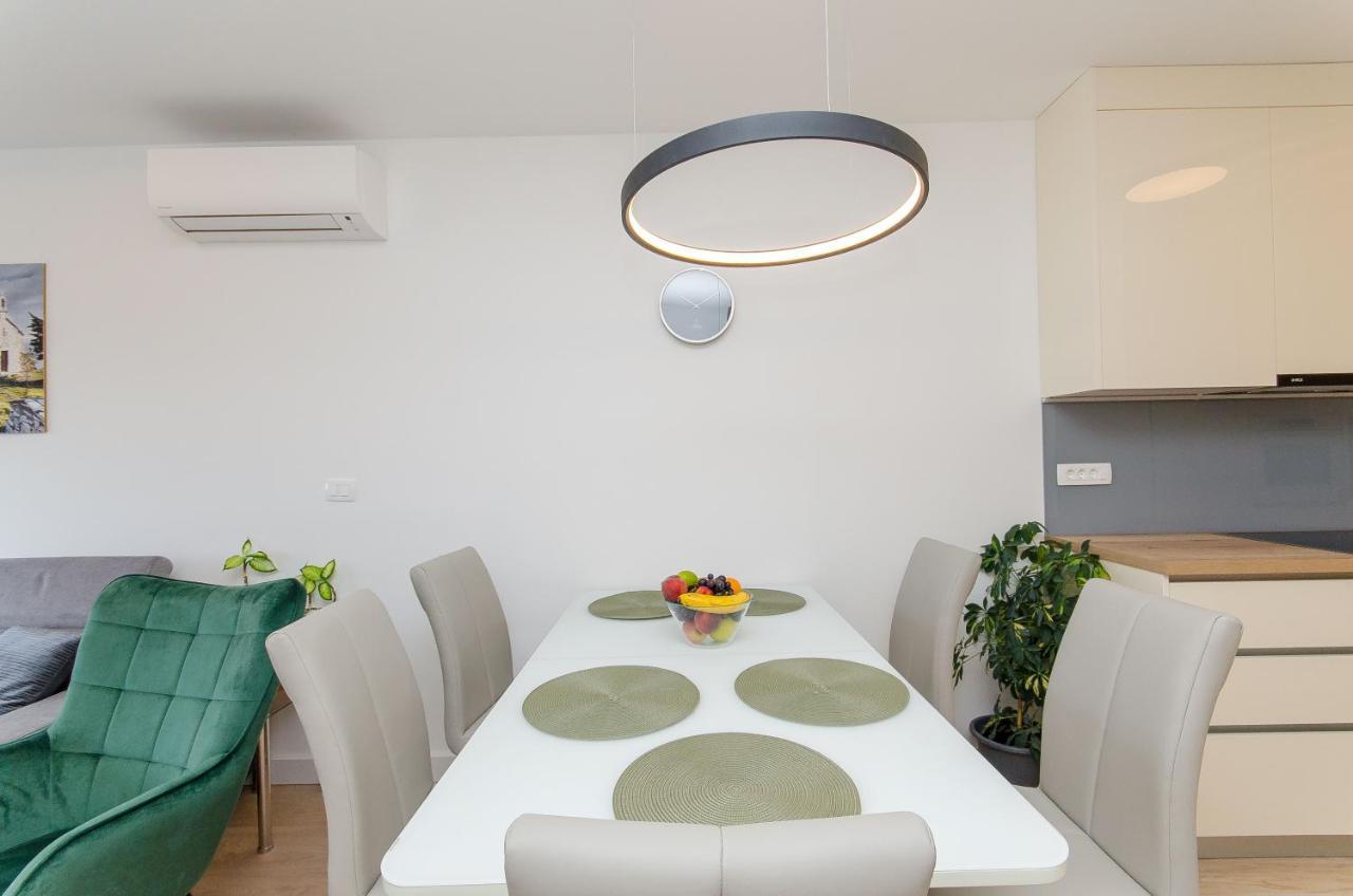 Modern Living Apartment Airy Split Bagian luar foto