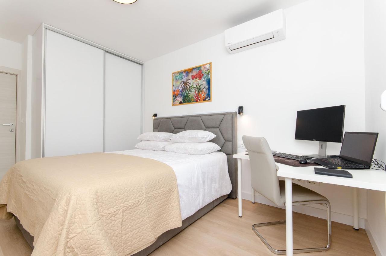 Modern Living Apartment Airy Split Bagian luar foto