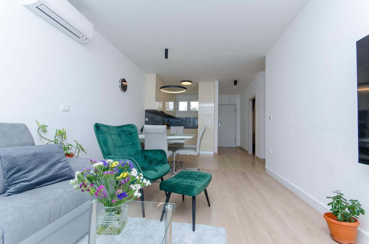 Modern Living Apartment Airy Split Bagian luar foto