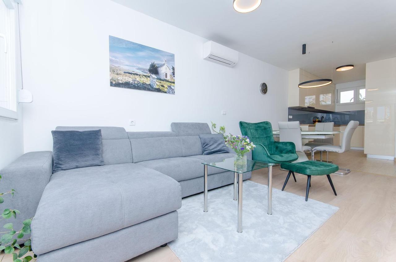 Modern Living Apartment Airy Split Bagian luar foto