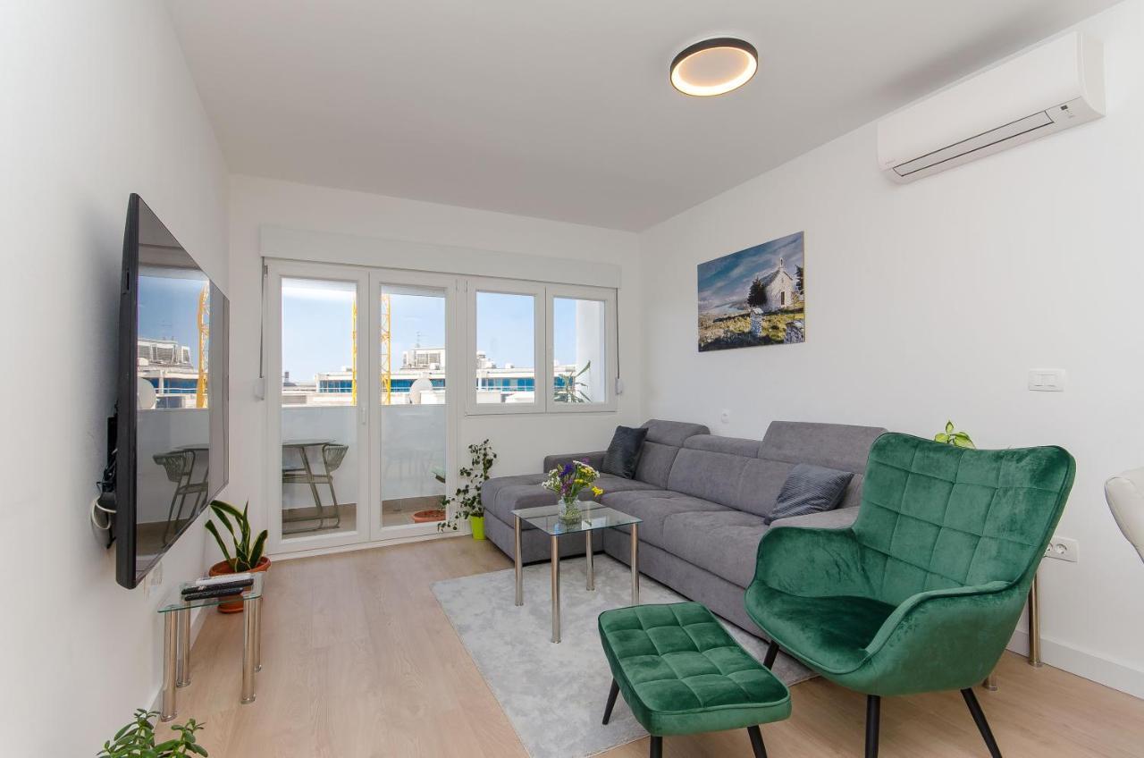 Modern Living Apartment Airy Split Bagian luar foto